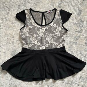 Urvana Short Sleeve Lace Blouse Size S